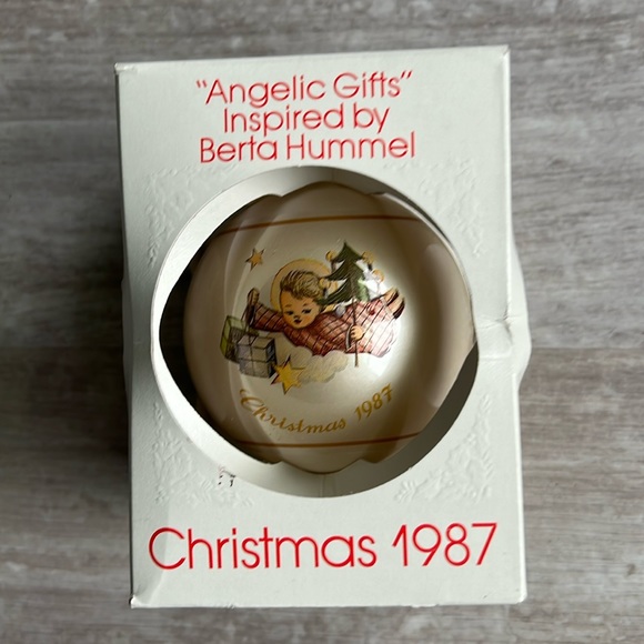 Hummel Other - Schmid AngelicGifts Christmas 1987 ornament inspired by Berta Hummel
